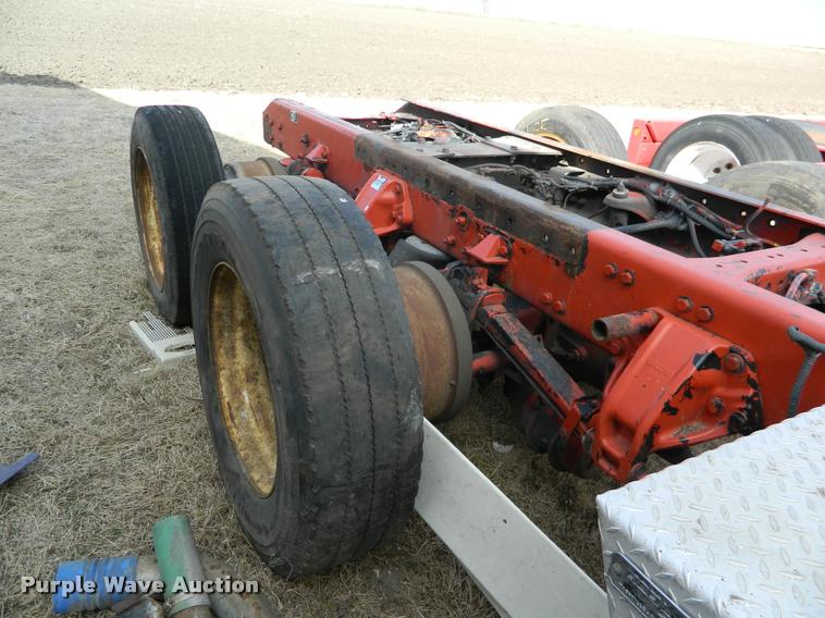 image for item BK9286 2011 T660 rear axle and frame