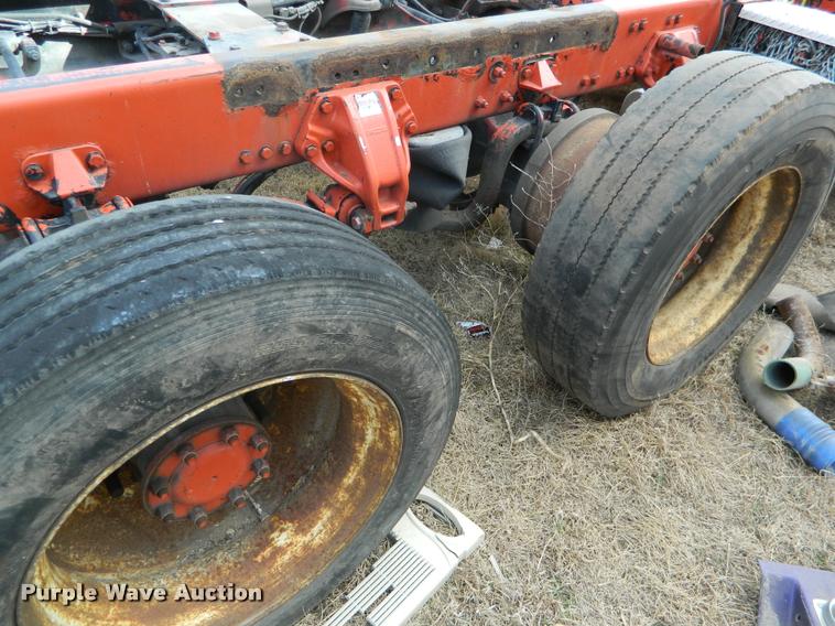 image for item BK9286 2011 T660 rear axle and frame