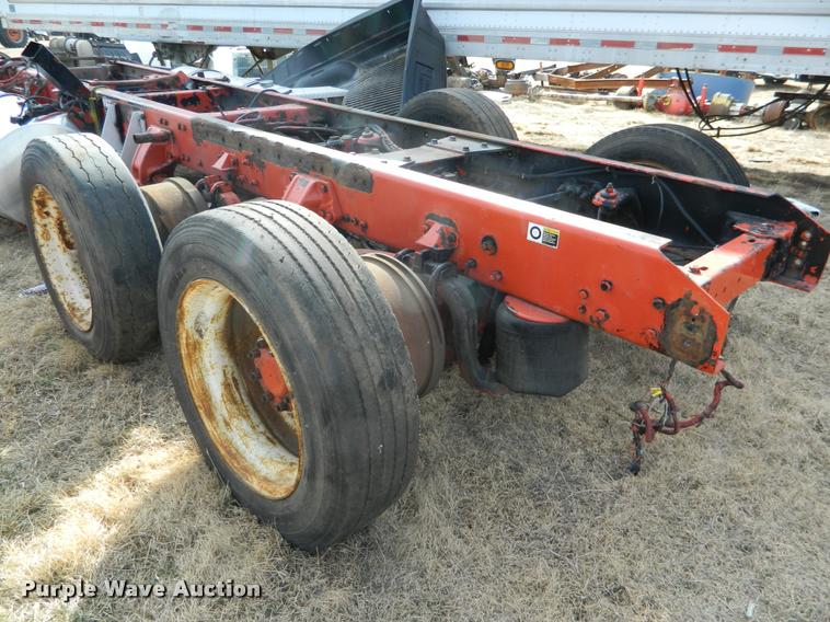 image for item BK9286 2011 T660 rear axle and frame