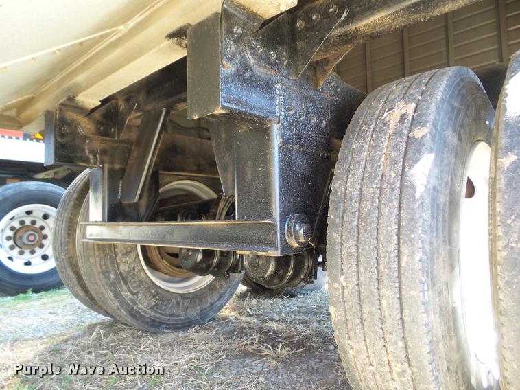 image for item CB9858 2007 Timpte double hopper grain trailer