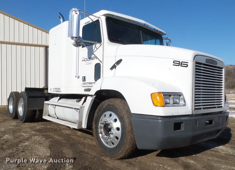image for item DA0555 1996 Freightliner FLD112 semi truck