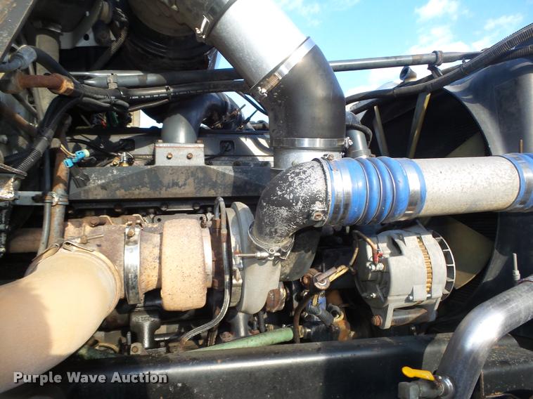 image for item DA0555 1996 Freightliner FLD112 semi truck