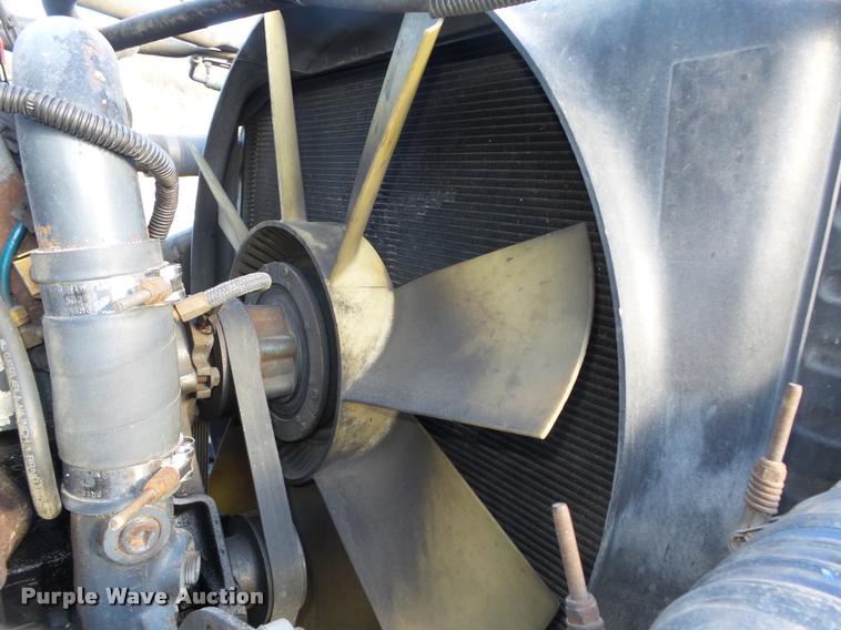 image for item DA0555 1996 Freightliner FLD112 semi truck