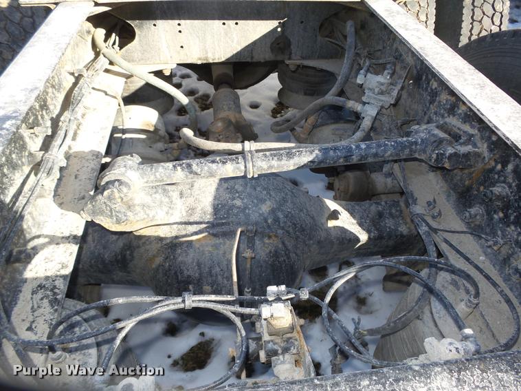 image for item DA0555 1996 Freightliner FLD112 semi truck