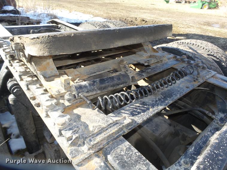 image for item DA0555 1996 Freightliner FLD112 semi truck