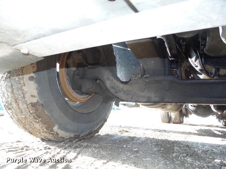 image for item DA0555 1996 Freightliner FLD112 semi truck