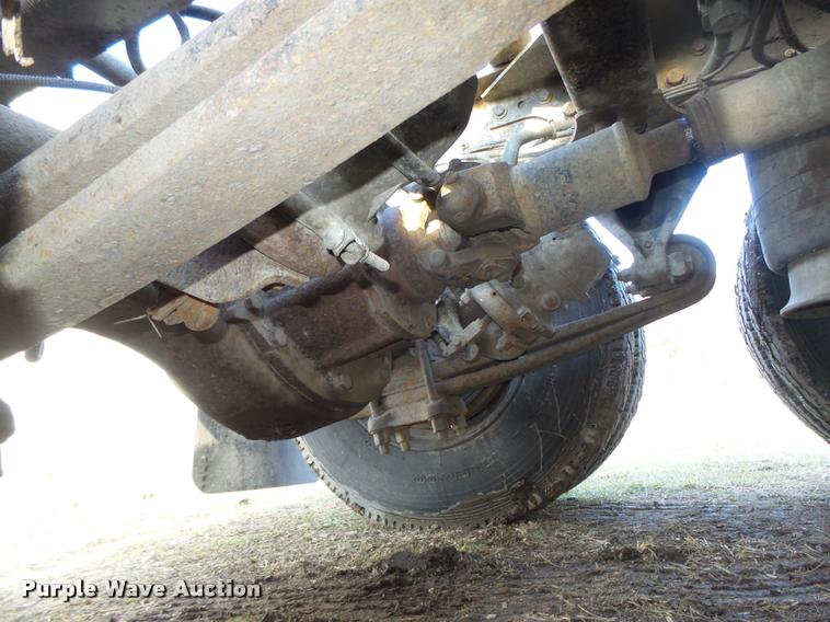 image for item DA0555 1996 Freightliner FLD112 semi truck