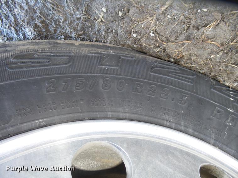 image for item DA0555 1996 Freightliner FLD112 semi truck