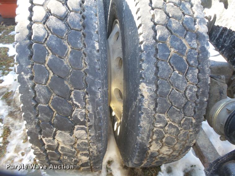 image for item DA0555 1996 Freightliner FLD112 semi truck