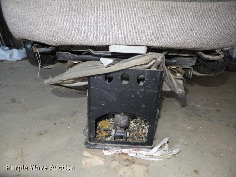 image for item DA0555 1996 Freightliner FLD112 semi truck