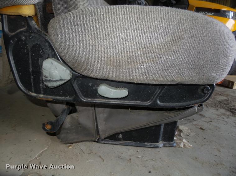 image for item DA0555 1996 Freightliner FLD112 semi truck