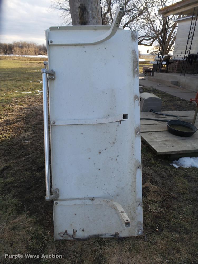 image for item DA0555 1996 Freightliner FLD112 semi truck