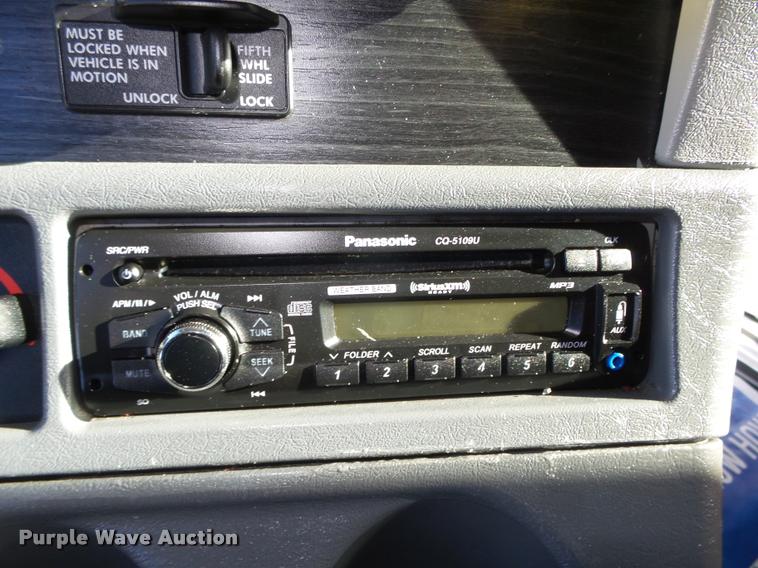 image for item DA0573 2005 Freightliner Columbia semi truck