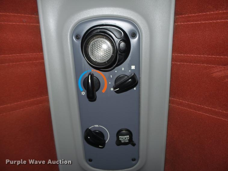 image for item DA0573 2005 Freightliner Columbia semi truck