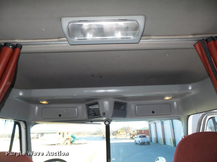 image for item DA0573 2005 Freightliner Columbia semi truck