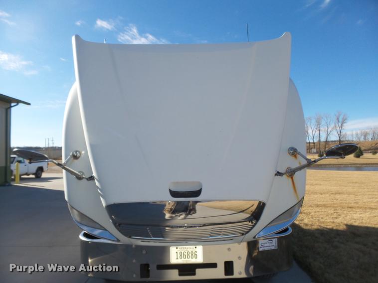 image for item DA0573 2005 Freightliner Columbia semi truck