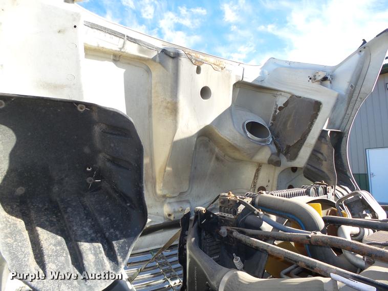 image for item DA0573 2005 Freightliner Columbia semi truck