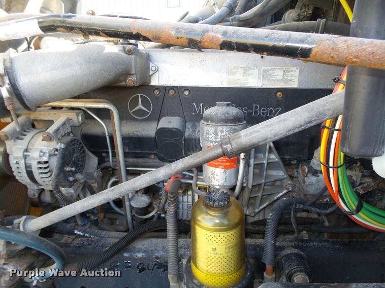 image for item DA0573 2005 Freightliner Columbia semi truck