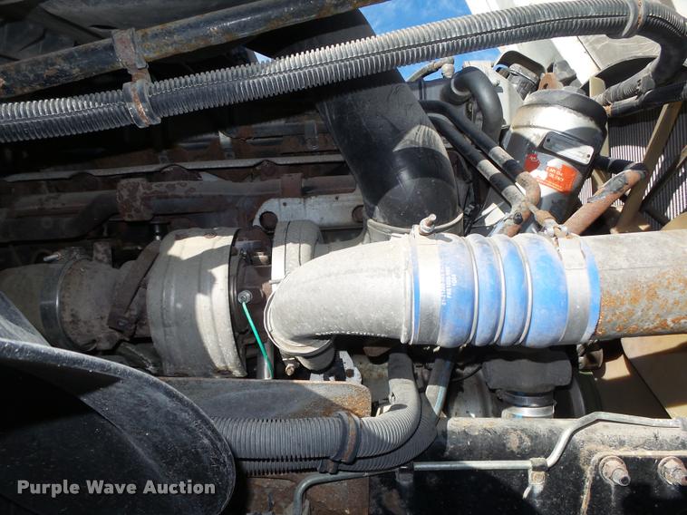 image for item DA0573 2005 Freightliner Columbia semi truck