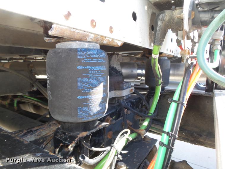 image for item DA0573 2005 Freightliner Columbia semi truck