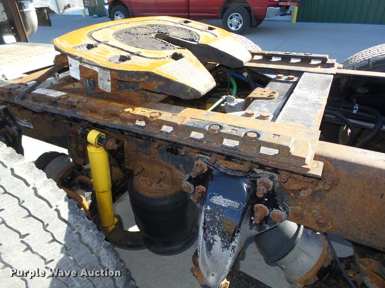 image for item DA0573 2005 Freightliner Columbia semi truck