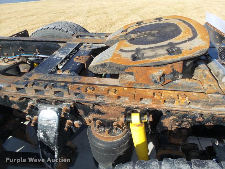 image for item DA0573 2005 Freightliner Columbia semi truck