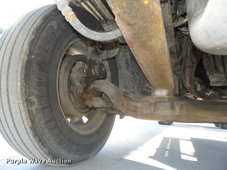 image for item DA0573 2005 Freightliner Columbia semi truck