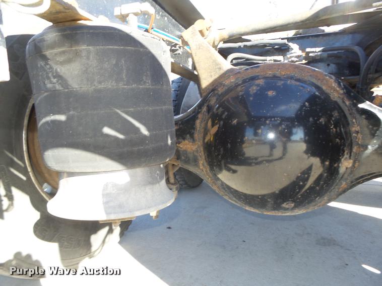 image for item DA0573 2005 Freightliner Columbia semi truck