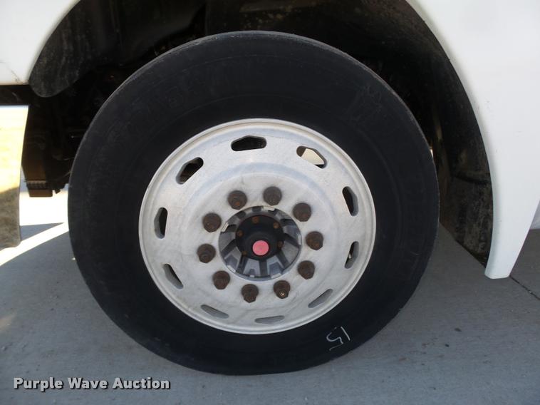 image for item DA0573 2005 Freightliner Columbia semi truck