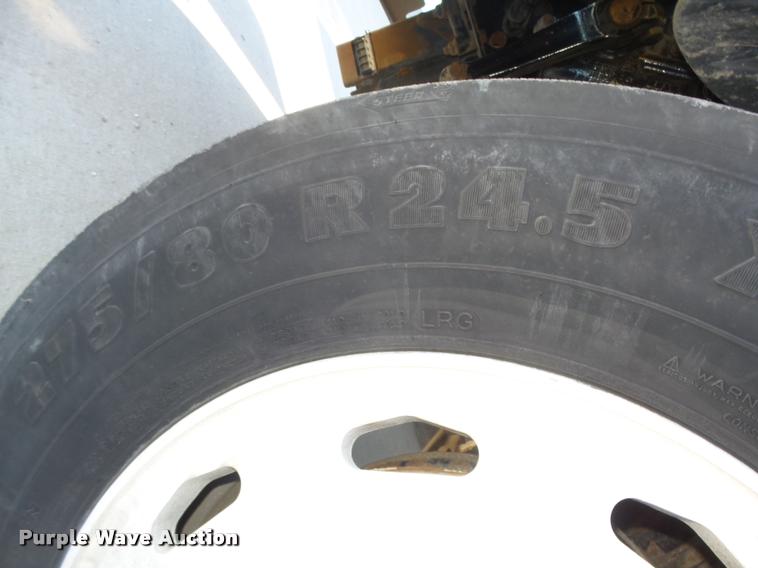 image for item DA0573 2005 Freightliner Columbia semi truck