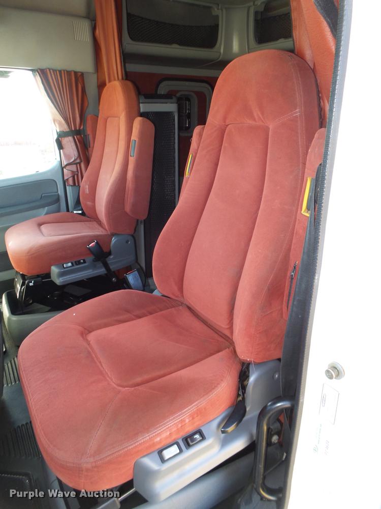 image for item DA0574 2006 Freightliner Columbia semi truck