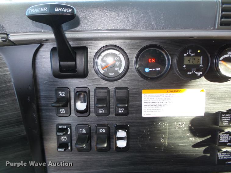 image for item DA0574 2006 Freightliner Columbia semi truck