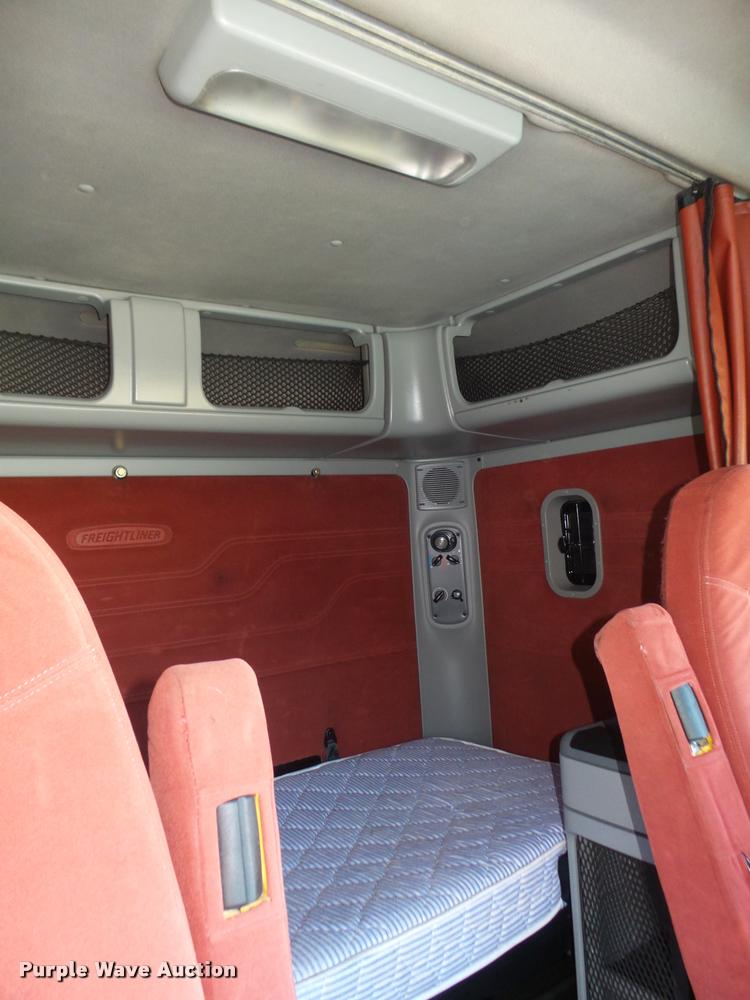 image for item DA0574 2006 Freightliner Columbia semi truck