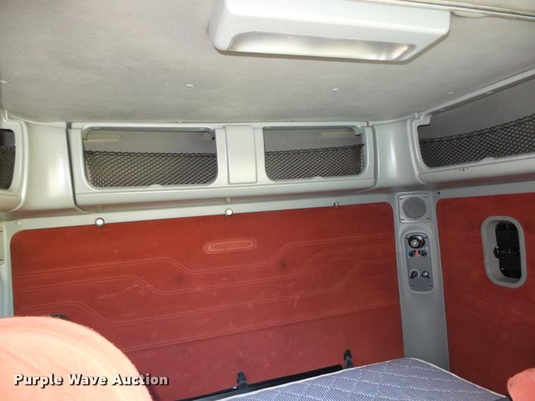 image for item DA0574 2006 Freightliner Columbia semi truck