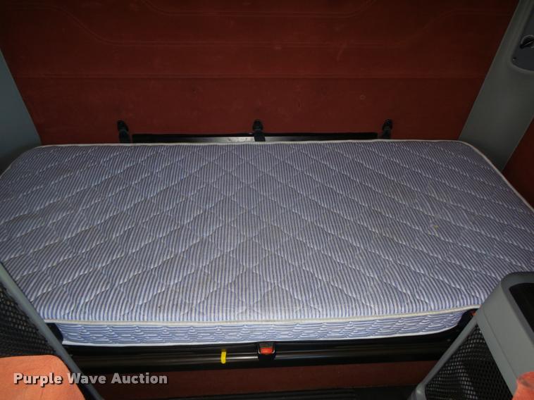 image for item DA0574 2006 Freightliner Columbia semi truck