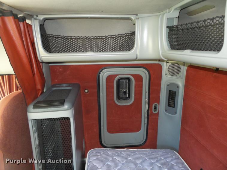 image for item DA0574 2006 Freightliner Columbia semi truck