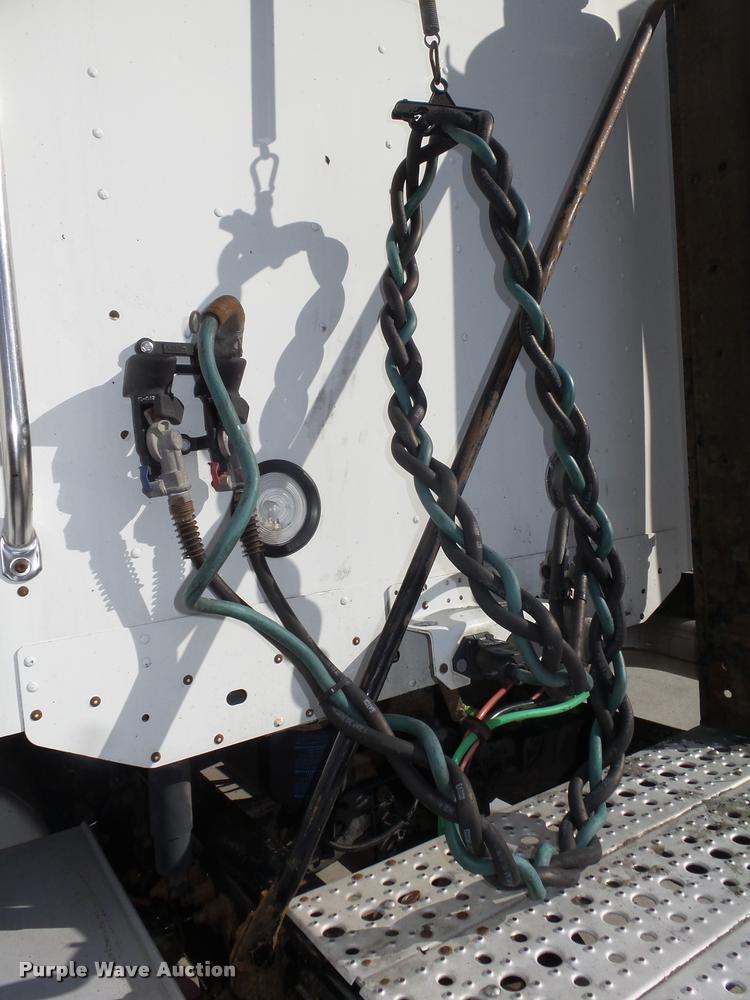 image for item DA0574 2006 Freightliner Columbia semi truck