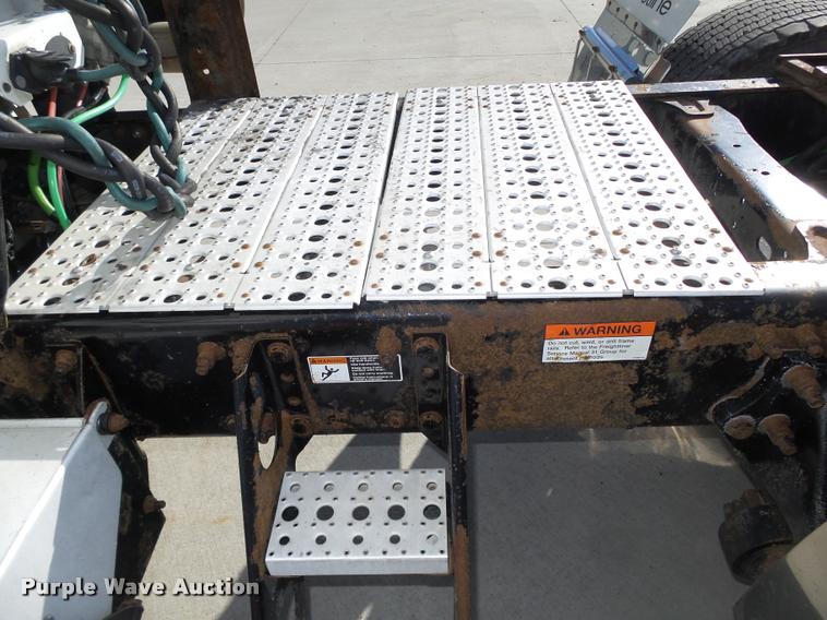 image for item DA0574 2006 Freightliner Columbia semi truck