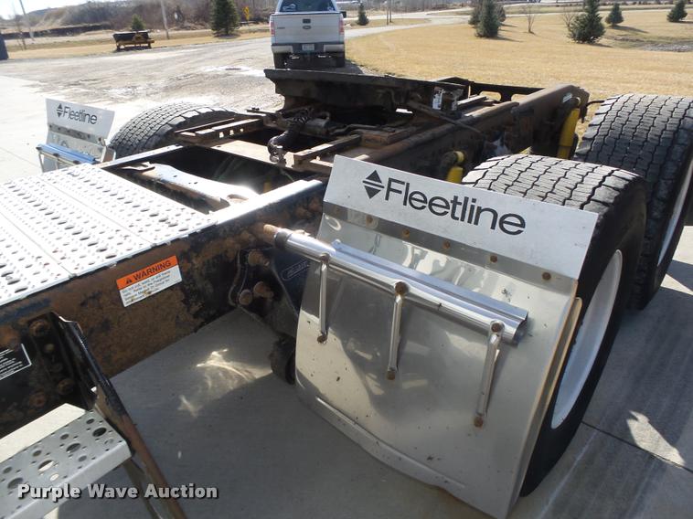 image for item DA0574 2006 Freightliner Columbia semi truck