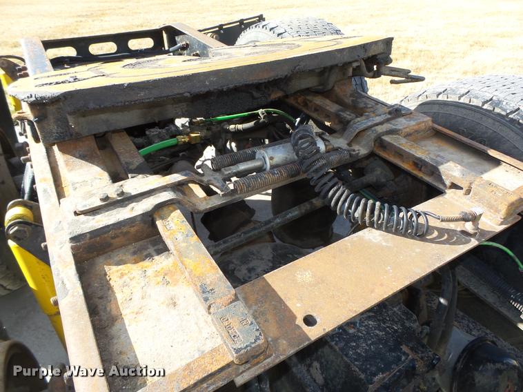 image for item DA0574 2006 Freightliner Columbia semi truck