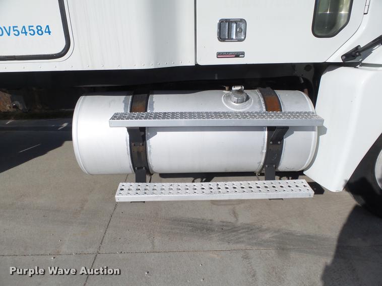 image for item DA0574 2006 Freightliner Columbia semi truck