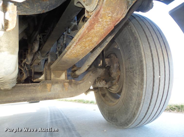 image for item DA0574 2006 Freightliner Columbia semi truck