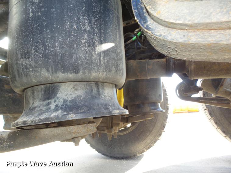 image for item DA0574 2006 Freightliner Columbia semi truck