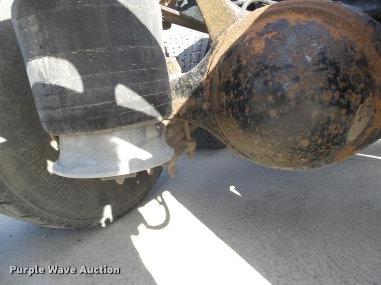 image for item DA0574 2006 Freightliner Columbia semi truck