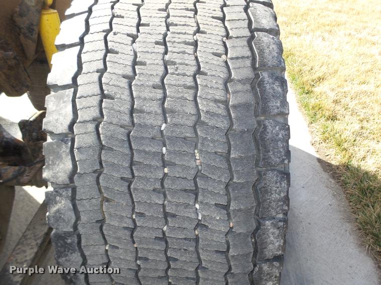 image for item DA0574 2006 Freightliner Columbia semi truck