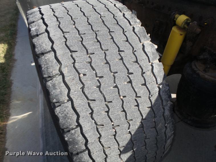 image for item DA0574 2006 Freightliner Columbia semi truck