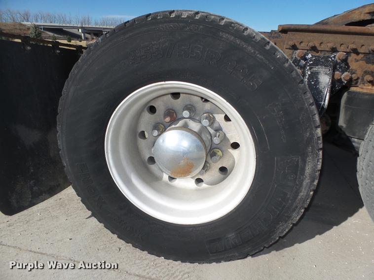 image for item DA0574 2006 Freightliner Columbia semi truck