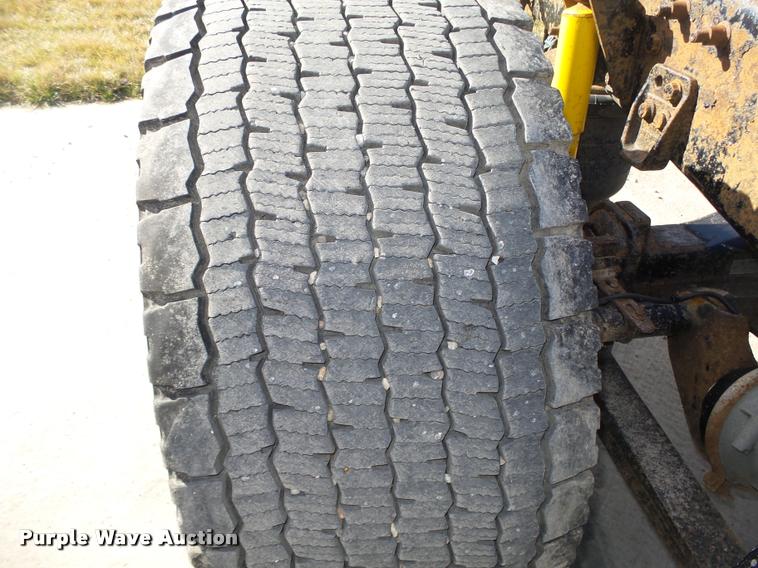 image for item DA0574 2006 Freightliner Columbia semi truck