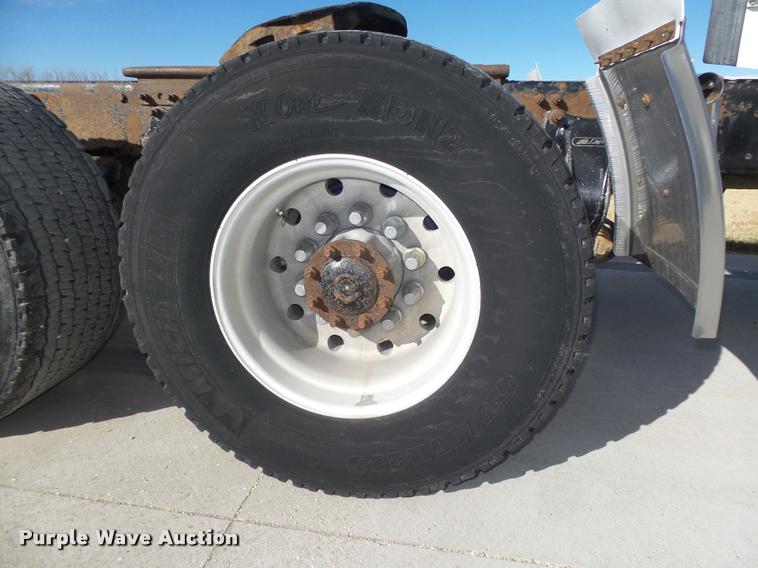 image for item DA0574 2006 Freightliner Columbia semi truck