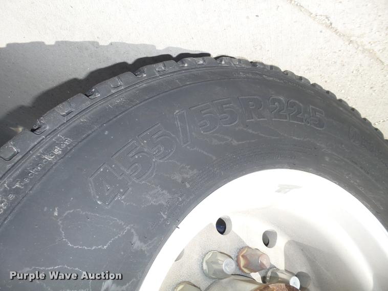 image for item DA0574 2006 Freightliner Columbia semi truck